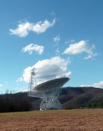 Le radiotélescope de Green Bank en Virginie-Occidentale, le 29 octobre 2014 qui traque les ondes les plus sensibles et permet une zone de silence radio
