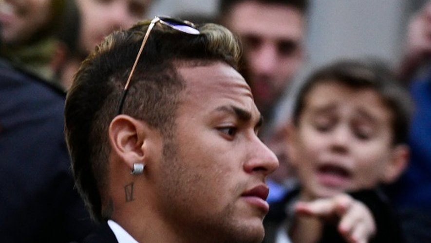 Le 2 février 2016, Neymar quitte le tribunal de Madrid