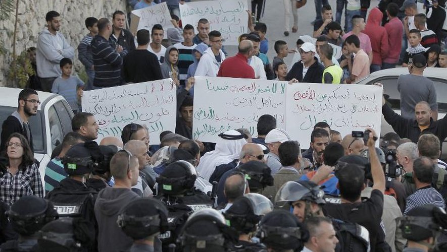 Manifestation de Palestiniens le 12 novembre 2014 à l'entrée du village arabe Issawiya près de Jérusalem est