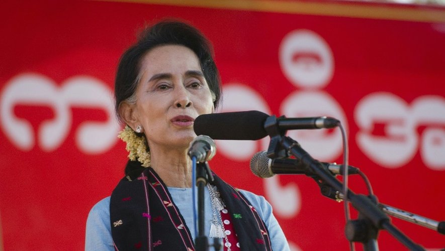 Aung San Suu Kyi le 2 octobre 2015 aux environs de Winemaw