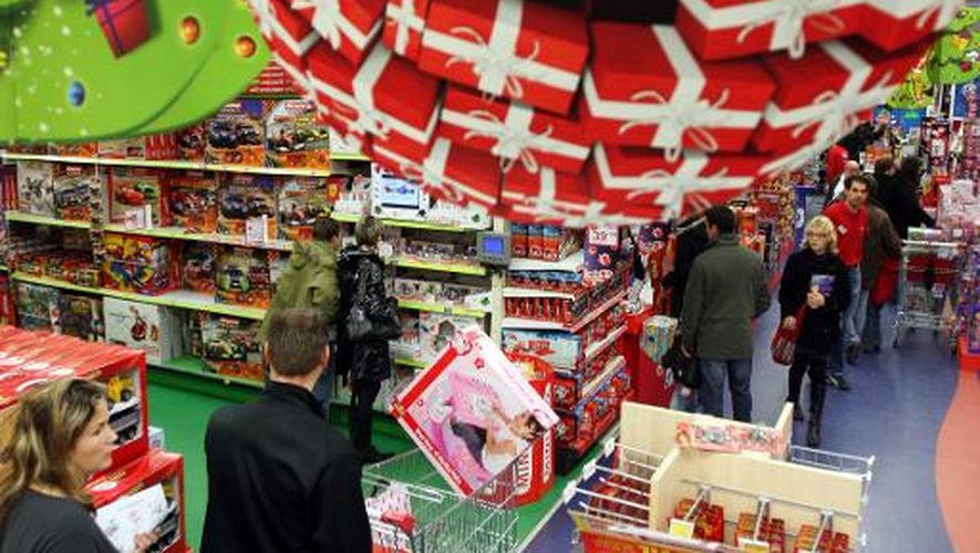 Crise et pessimisme des Français qui se traduisent par des projets d'achats de Noël 2014, en recul par rapport à 2013