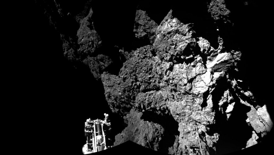 Première photo envoyée par le robot Philae depuis la comète Tchourioumov-Guérassimenko, le 13 novembre 2014.