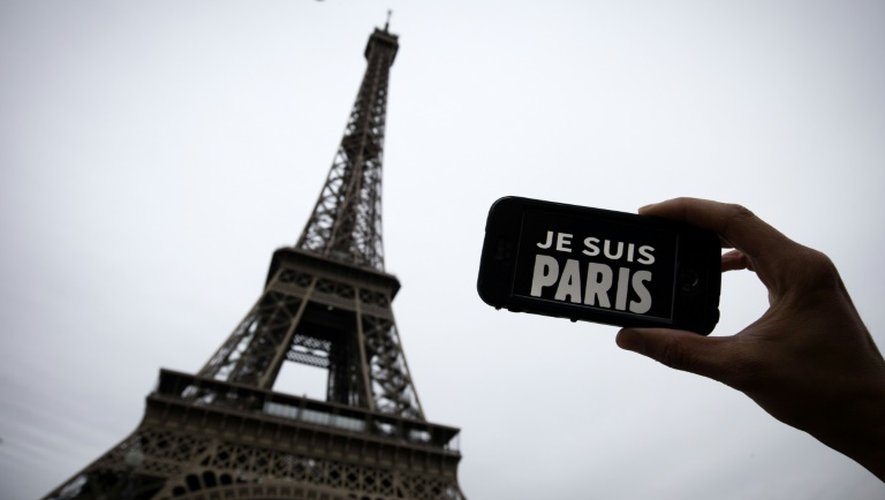 La tour Eiffel à Paris, fermée au public le 14 novembre 2015