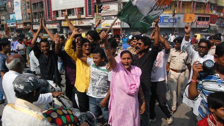 Manifestation à Raipur après la mort de femmes stérilisées par un chirurgien dans le cadre d'un programme gouvernemental, le 12 novembre 2014 en Inde