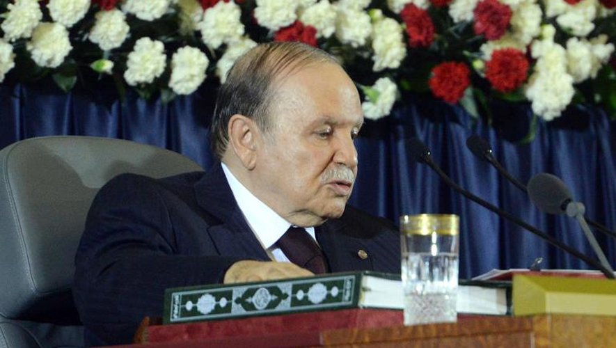Le président algérien Abdelaziz Bouteflika lors de la cérémonie d'investiture le 28 avril 2014 à Alger