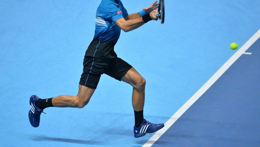 Le Serbe Novak Djokovic affronte le Japonais Kei Nishikori lors du Masters final, le 15 novembre 2015 à Londres