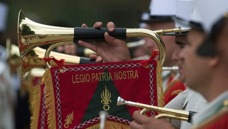 L'emblème de la Légion étrangère et l'une de ses deux devises "legio patria nostra"