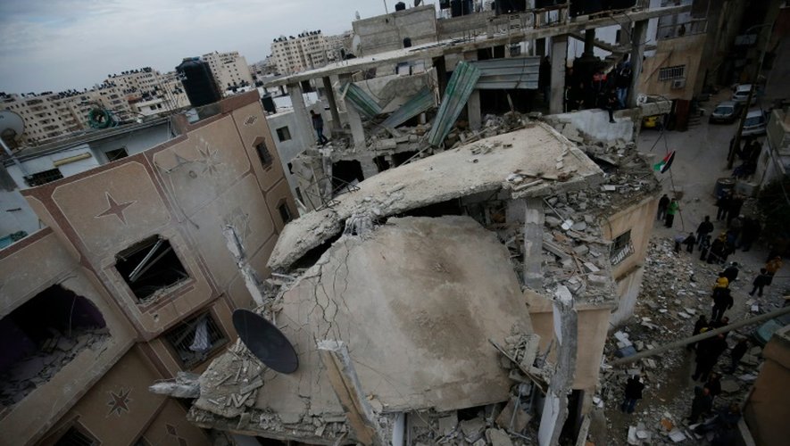 Les décombres de la maison d'un Palestinien détruite le 16 novembre 2015 dans le village de à Qalandiya entre Ramallah (Cisjordanie occupée) et Jérusalem-Est