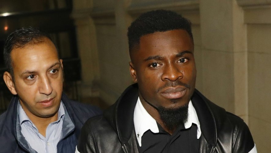 Le défenseur ivoirien du PSG Serge Aurier à son arrivée le 26 septembre 2016 au Palais de justice de Paris