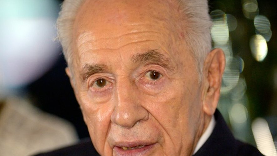 L'ex-président israélien Shimon Peres à Paris, le 17 décembre 2014