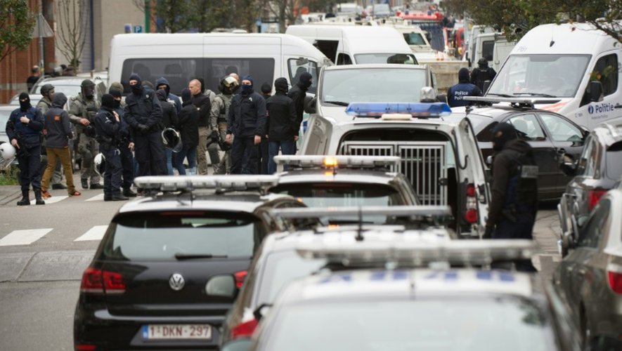 Opération policière dans le quartier populaire de Molenbeek en Belgique, le 16 novembre 2015