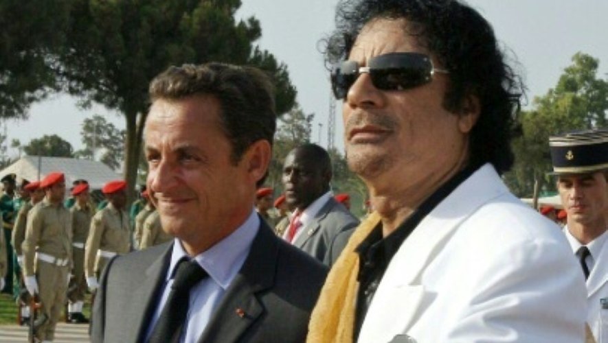 Le président français Nicolas Sarkozy et le président libyen Mouammar Kadhafi à Tripoli, le 25 juillet 2007