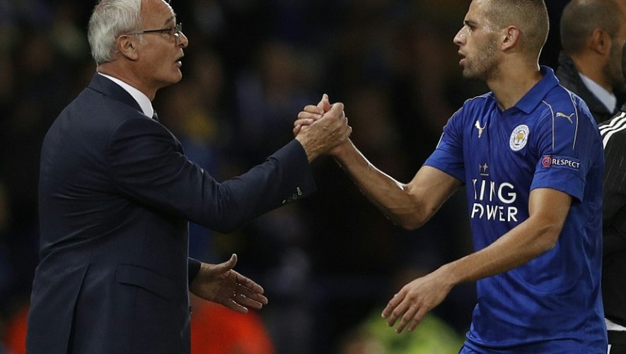 L'entraîneur de Leicester City Claudio Ranieri et son buteur Islam Slimani, le 27 septembre 2016 après le match face à Porto