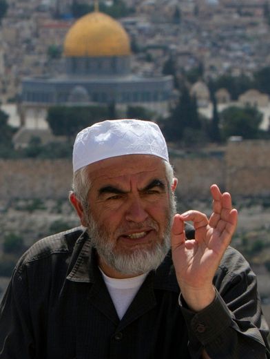 Raëd Salah responsable de la  branche nord du Mouvement islamique en Israël le 16 mai 2013, lors d'une conférence de presse à Jérusalem