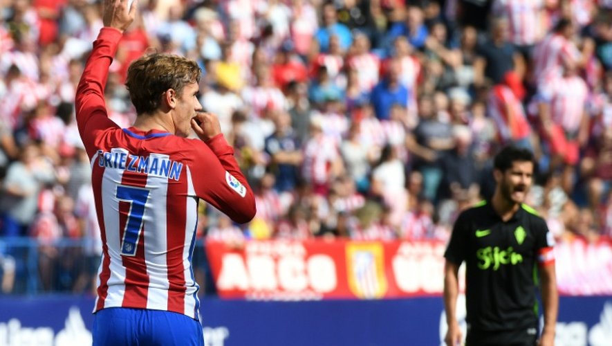 Le Français Antoine Griezmann après un but pour l'Atletico contre Gijon, le 17 septembre 2016 à Vicente Calderon