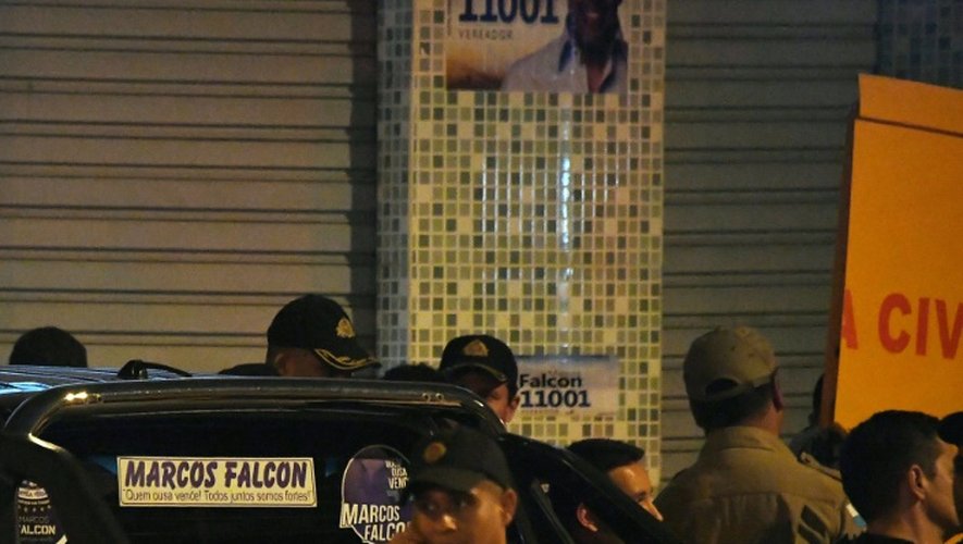 Les forces de l'ordre sur les lieux où a été abattu Marcos Vieira de Souza, aka "Falcon", le 26 septembre 2016, à Rio
