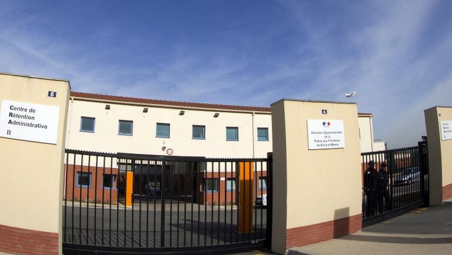 Vue du centre de rétention administrative du Mesnil-Amelot, en région parisienne