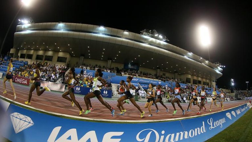 Des athlètes participent à la course du 1500m, épreuve féminine de la Ligue de diamant de Doha, le 10 mai 2013