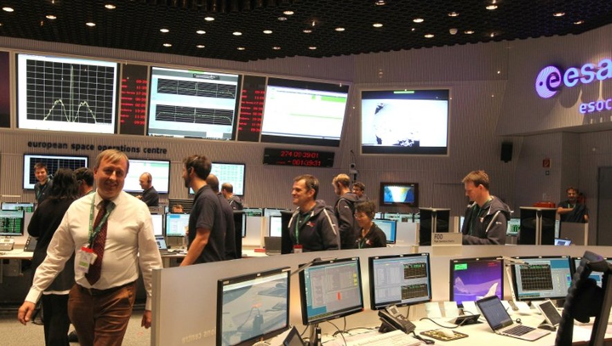 Le Centre européen d'opérations spatiales lors des dernières heures de la mission Rosetta, le 30 septembre 201 à Darmstadt, en Allemagne