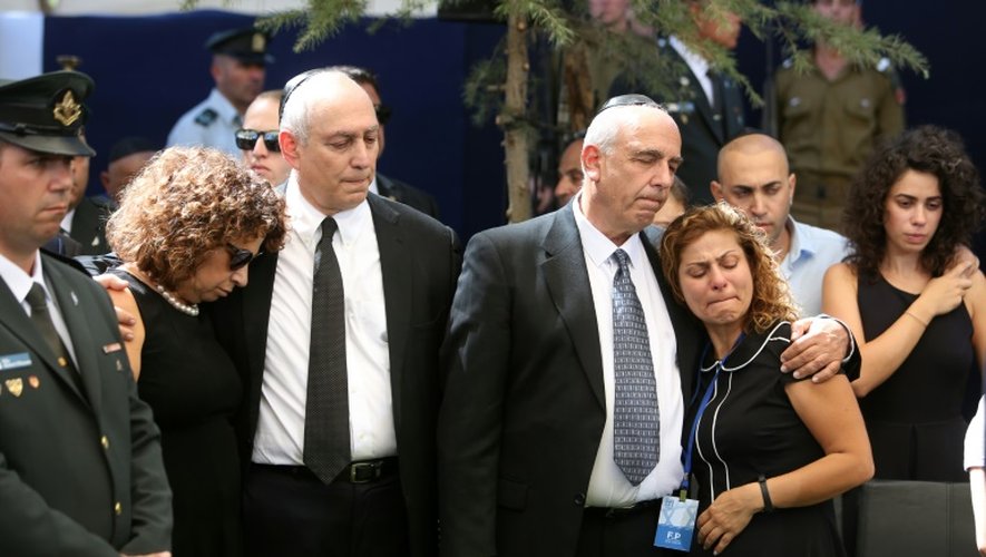 Chemi et Yoni Peres, les fils de Shimon Peres, lors de ses obsèques le 30 septembre au cimetière du Mont Erzl à Jérusalem