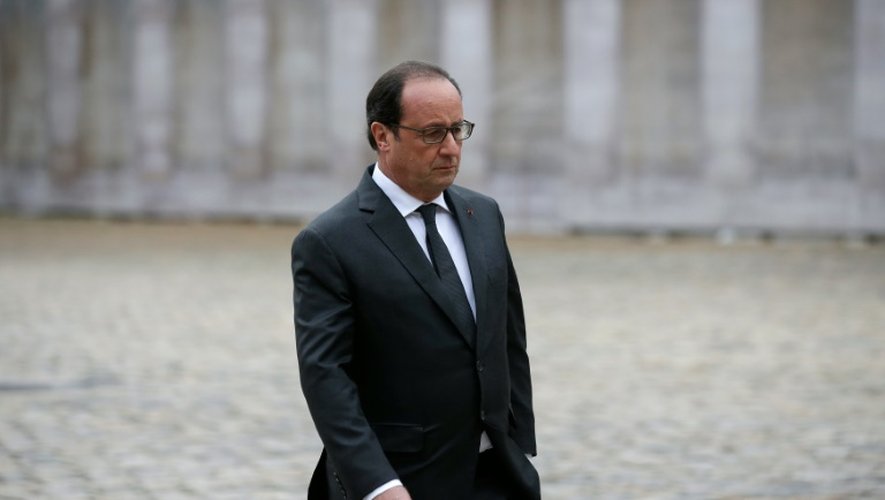 Le président François Hollande à l'Hôtel des Invalides lors d'une cérémonie militaire, le 19 novembre 2015