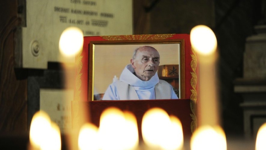 Une photographie du père Jacques Hamel, dans l'église San Luigi dei Francesi à Rome, le 17 août 2016