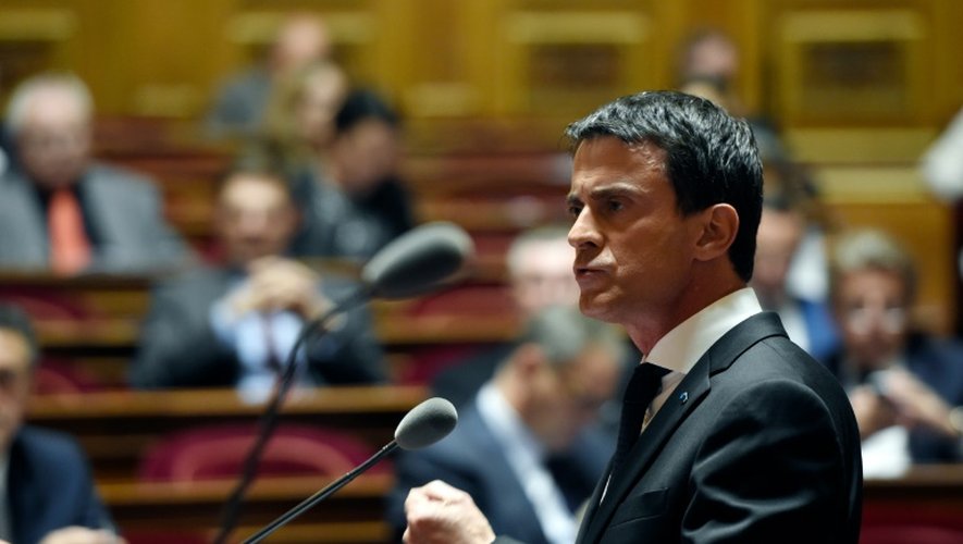 Le Premier ministre Manuel Valls au Sénat le 20 novembre 2015 à Paris