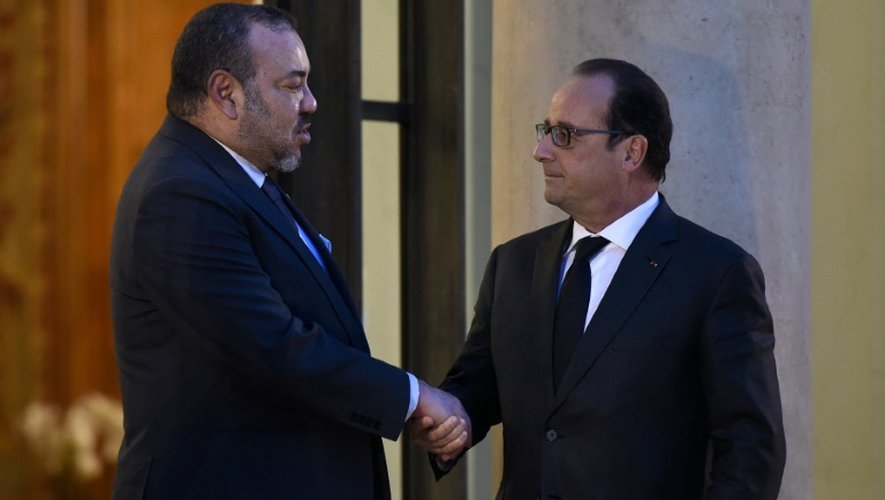 François Hollande (d) et Mohammed VI (g), le 20 novembre 2015, à Paris