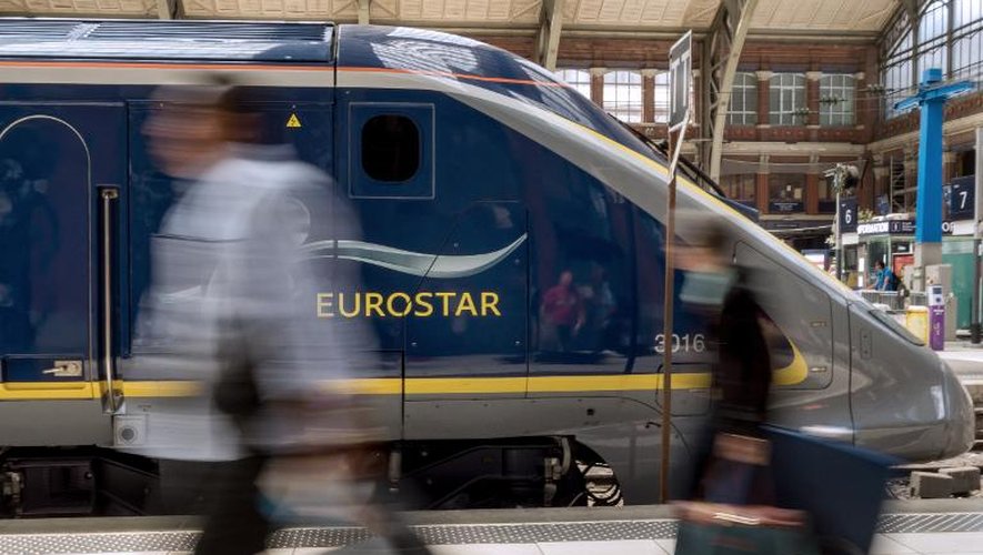 Des passagers d'Eurostar le 13 juin 2014 à la gare de Lille