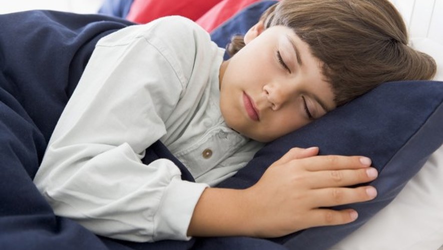 Un élève de primaire devrait dormir environ 10h par nuit. ©Phovoir