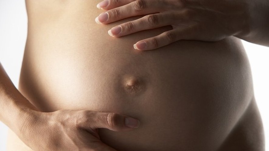 Surpoids ou obésité avant grossesse ? Un régime amincissant est alors vivement recommandé. ©Phovoir