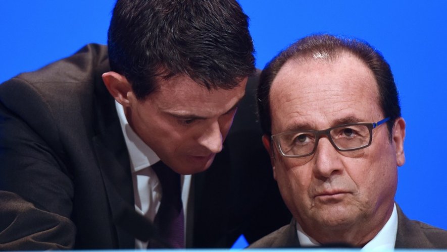 Le Premier ministre Manuel Valls et le président Francois Hollande le 18 novembre 2015 à Paris
