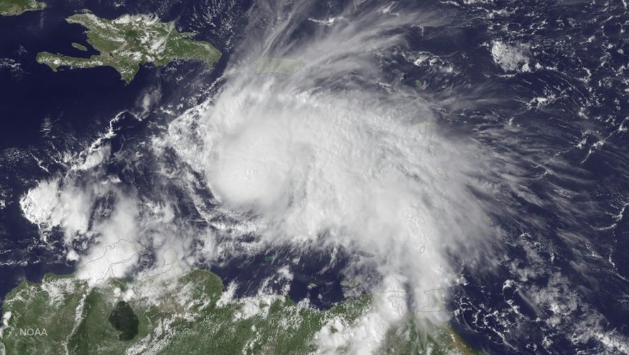 Image satellite NOAA publiée le 30 septembre 2016 montrant la position de l'ouragan Matthew en Mer des Caraïbes, le 29 septembre 2016