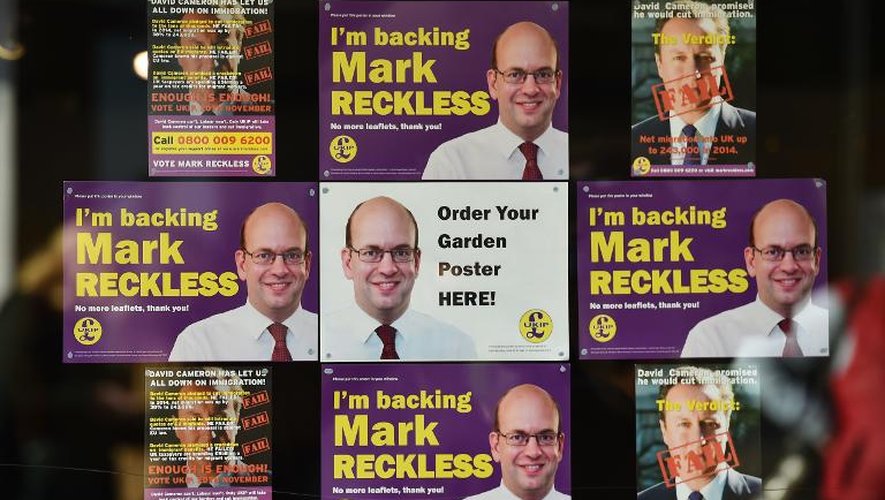 Affiches électorales en faveur du candidat de l'UKIP, Mark Reckless, ex-parlementaire conservateur, le 18 novembre 2014 à Rochester, dans le Kent