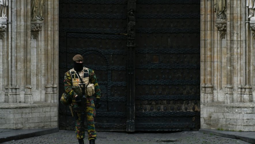 Un soldat belge sur la Grand Place de Bruxelles, le 22 novembre 2015