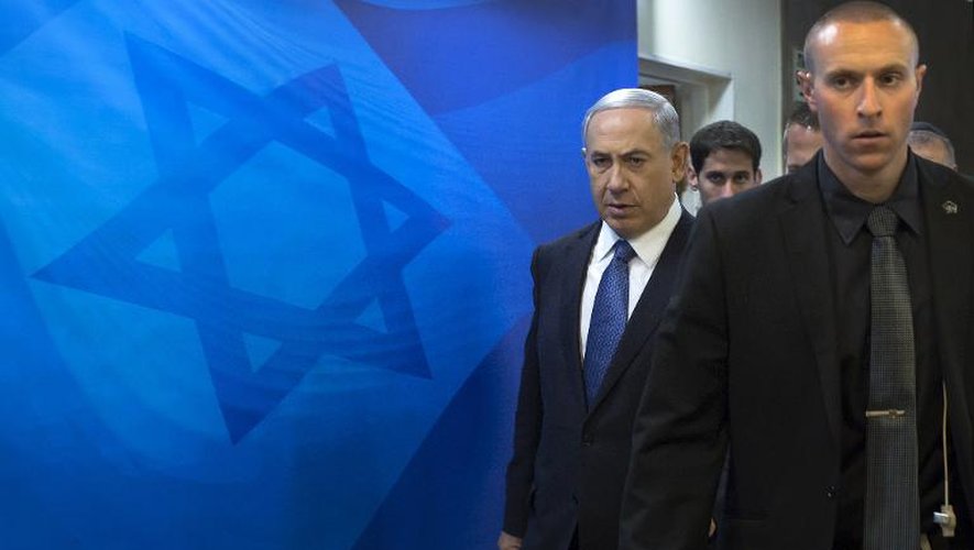 Le Premier ministre israélien Benjamin Netanyahu arrive à la réunion de son cabinet ministériel à Jérusalem le 23 novembre 2014