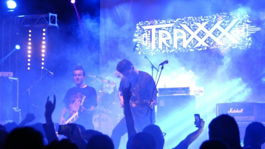 Le groupe Traxxx, joue à l'occasion du "Fest 213" dédié au rock et au métal, le 7 novembre 2015 à Constantine, en  Algérie