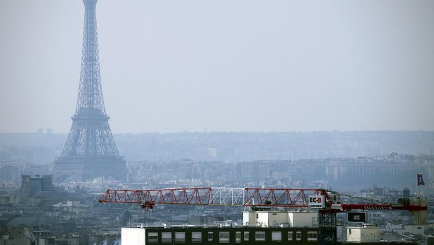 Le ciel de Paris lors d'un pic de pollution, en mars 2014
