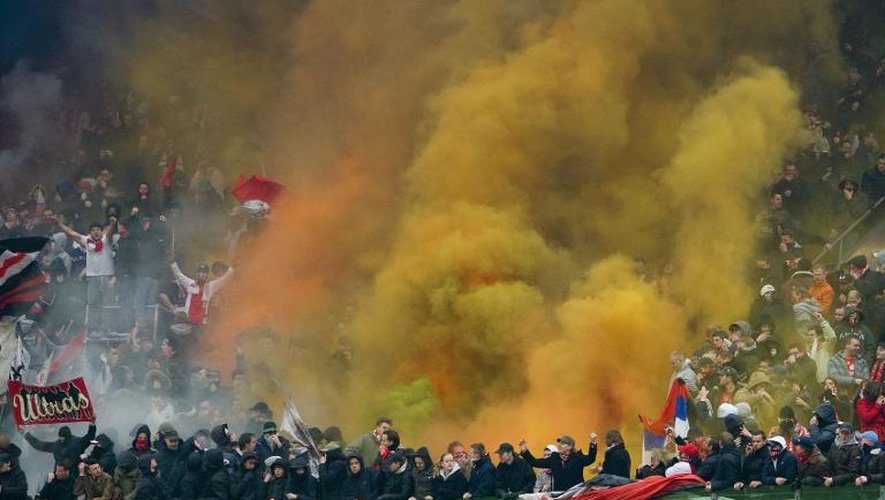 Des supporters de l'Ajax Amsterdam lors d'un match à Amsterdam, le 15 février 2009