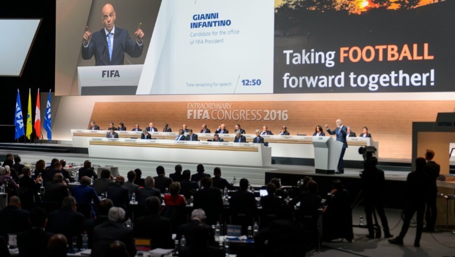 Gianni Infantino lors de son discours pendant le congrès de la FIFA le 26 février 2016 à Zurich