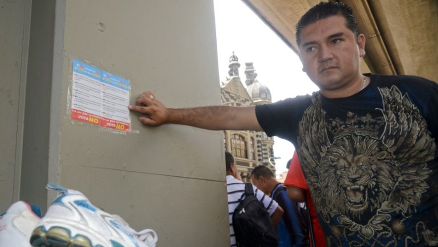 Le vendeur ambulant James Garcia, qui a voté non au référendum sur l'accord de paix avec les Farc, le 3 octobre 2016 à Medellin, en Colombie