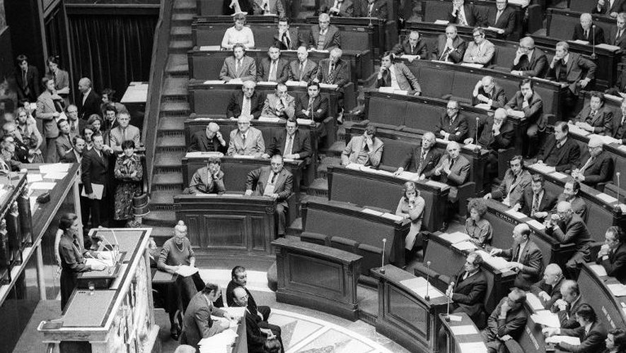 Simone Veil, alors ministre de la Santé, lors d'un discours sur la légalisation de l'avortement le 26 novembre 1974 à l'Assemblée nationale