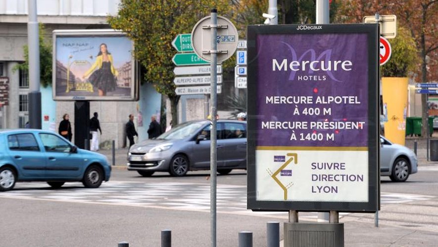 Panneaux publicitaires à Grenoble, le 25 novembre 2014