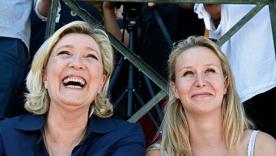 La présidente du FN Marine Le Pen et la députée Marion Maréchal-Le Pen au pontet le 9 juillet 2016