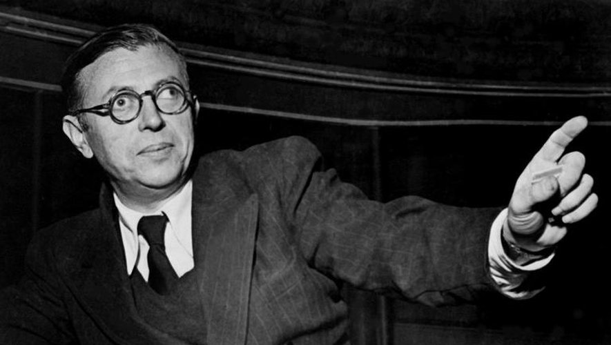 Jean-Paul Sartre en 1948 à Paris