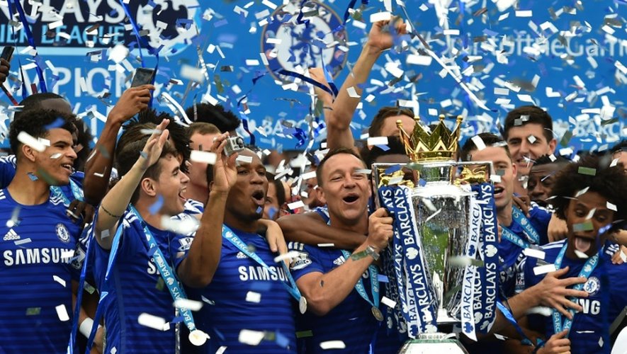 L'équipe de Chelsea sacrée championne d'Angleterre, le 24 mai 2015 à Stamford Bridge