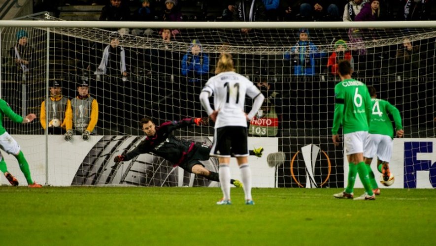 L'attaquant Nolan Roux transforme un penalty face à Rosenborg en Europa League, le 26 novembre 2015 à Trondheim