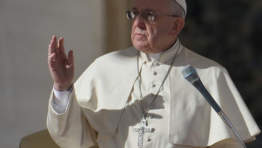 Le pape François place Saint-Pierre le 19 novembre 2014 à Rome