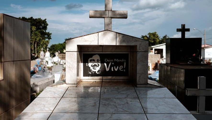 La tombe du défenseur de l'Amazonie assassiné en 1988, Chico Mendes, le 8 octobre 2014 à Xapuri, au nord-ouest du Brésil
