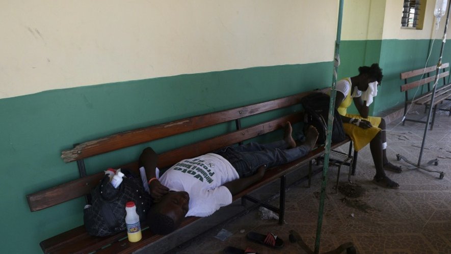 Un homme atteint de choléra dans un hôpital de Port-Salut, au sud-ouest de Port-au-Prince, le 9 octobre 2016